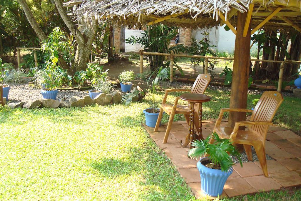 Blue Seas Guest House Dehiwala-Mount Lavinia ภายนอก รูปภาพ